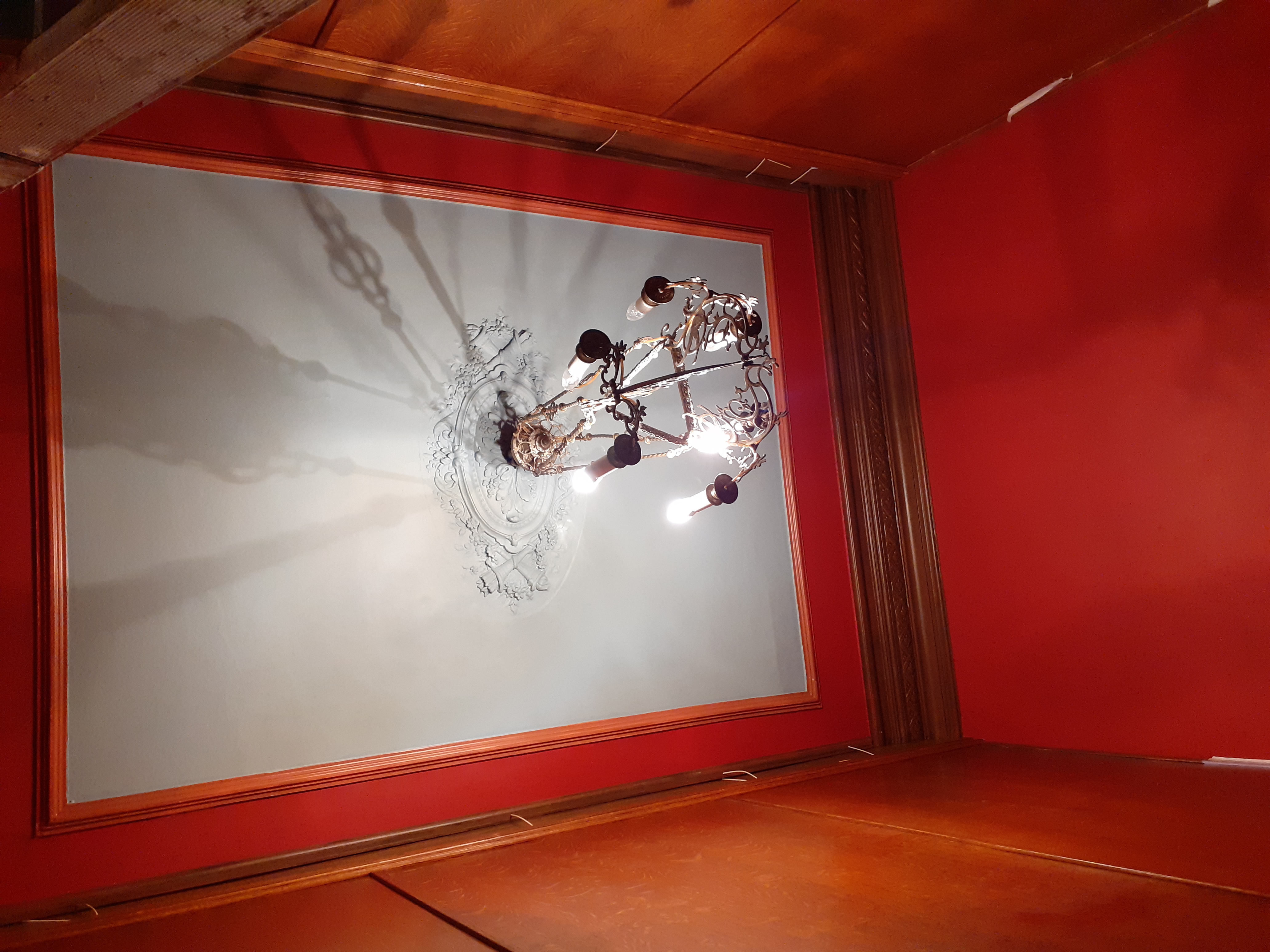 Après la restauration complète du plafond d'une maison de maître à Schaerbeek 