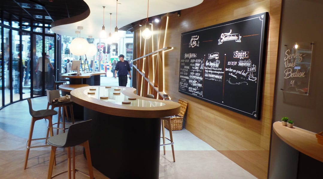 Lettrage à la craie sur panneau noir - Banque ING - Nouvelles agences