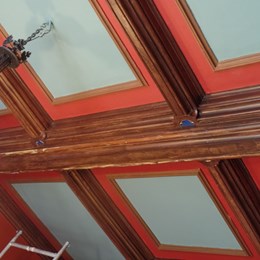 Après la restauration complète du plafond d'une maison de maître à Schaerbeek 