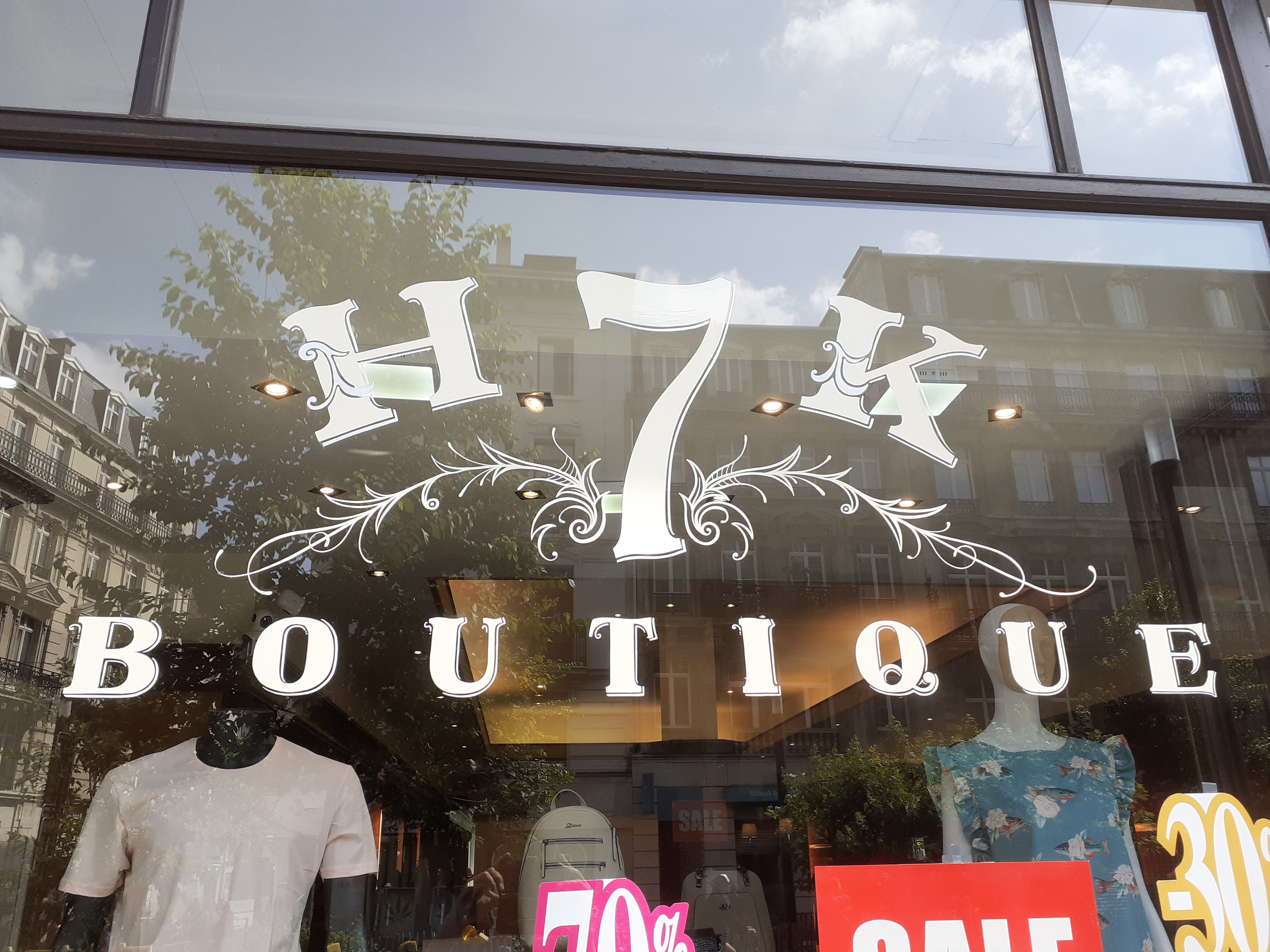 Lettrage peint sur vitrine façon vintage - H 7 K - 1000 Bruxelles