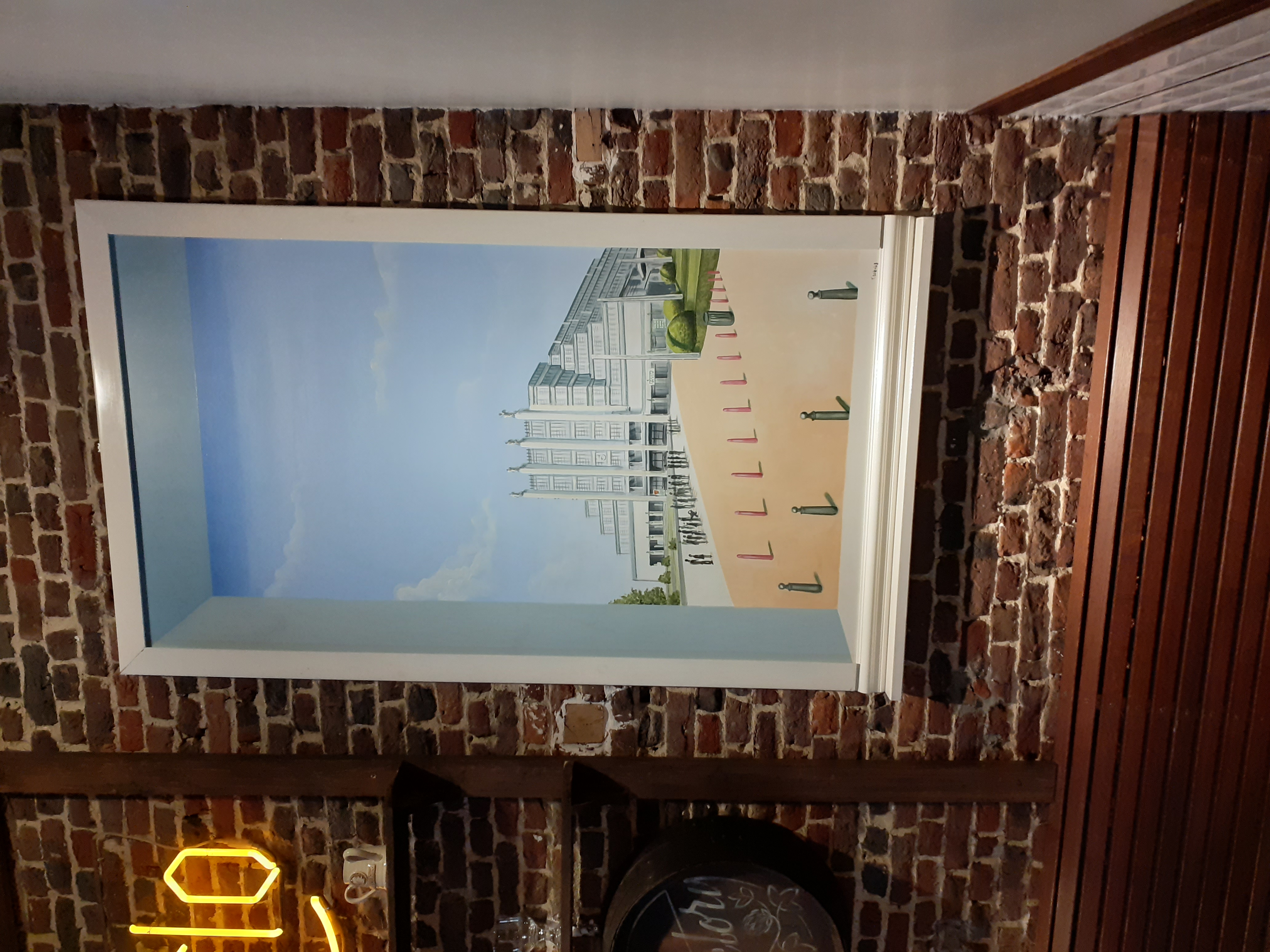 Fausse fenêtre donnant sur le palais des expositions de Bruxelles