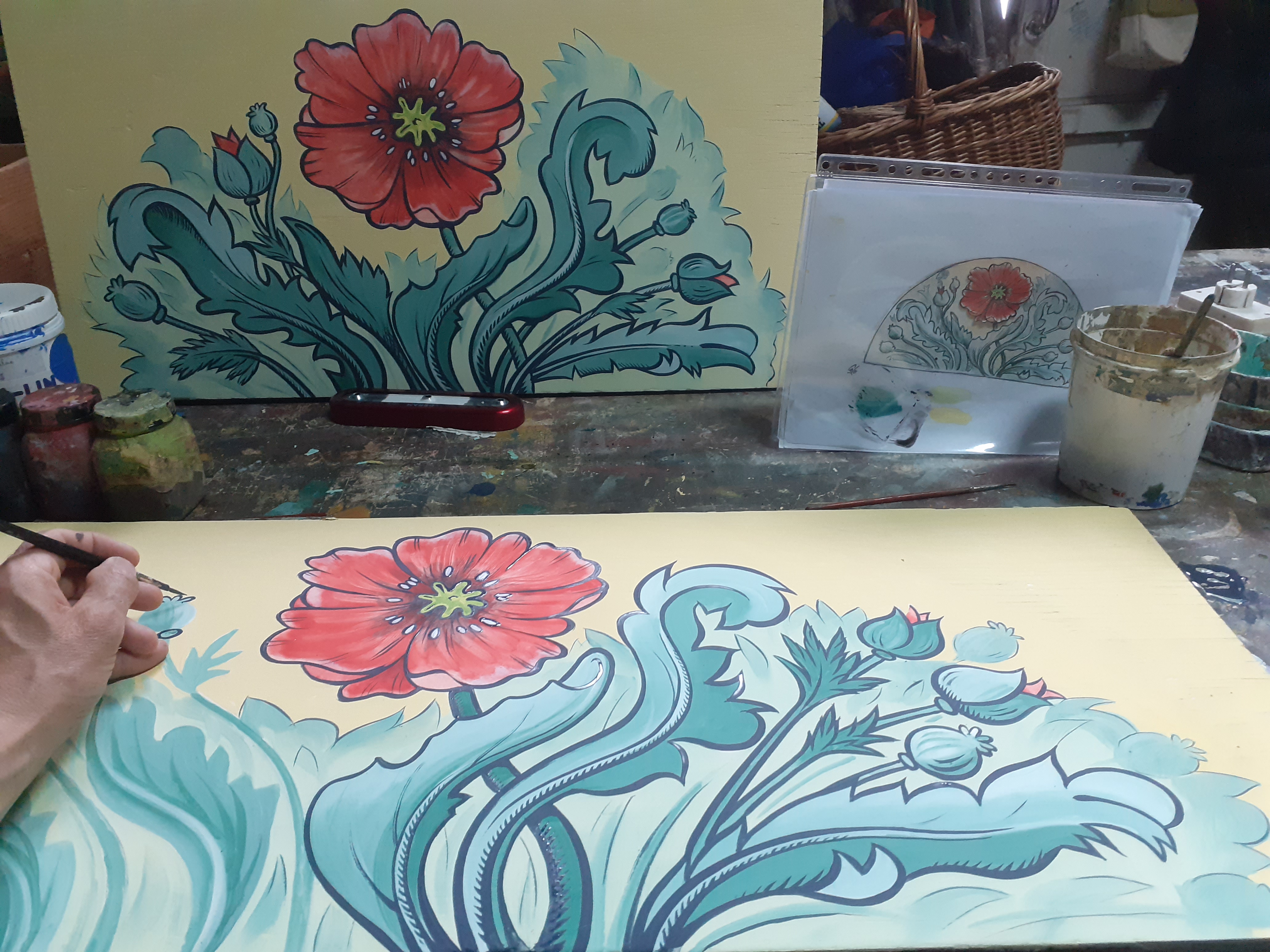 Début de la peinture sur les panneaux en chêne