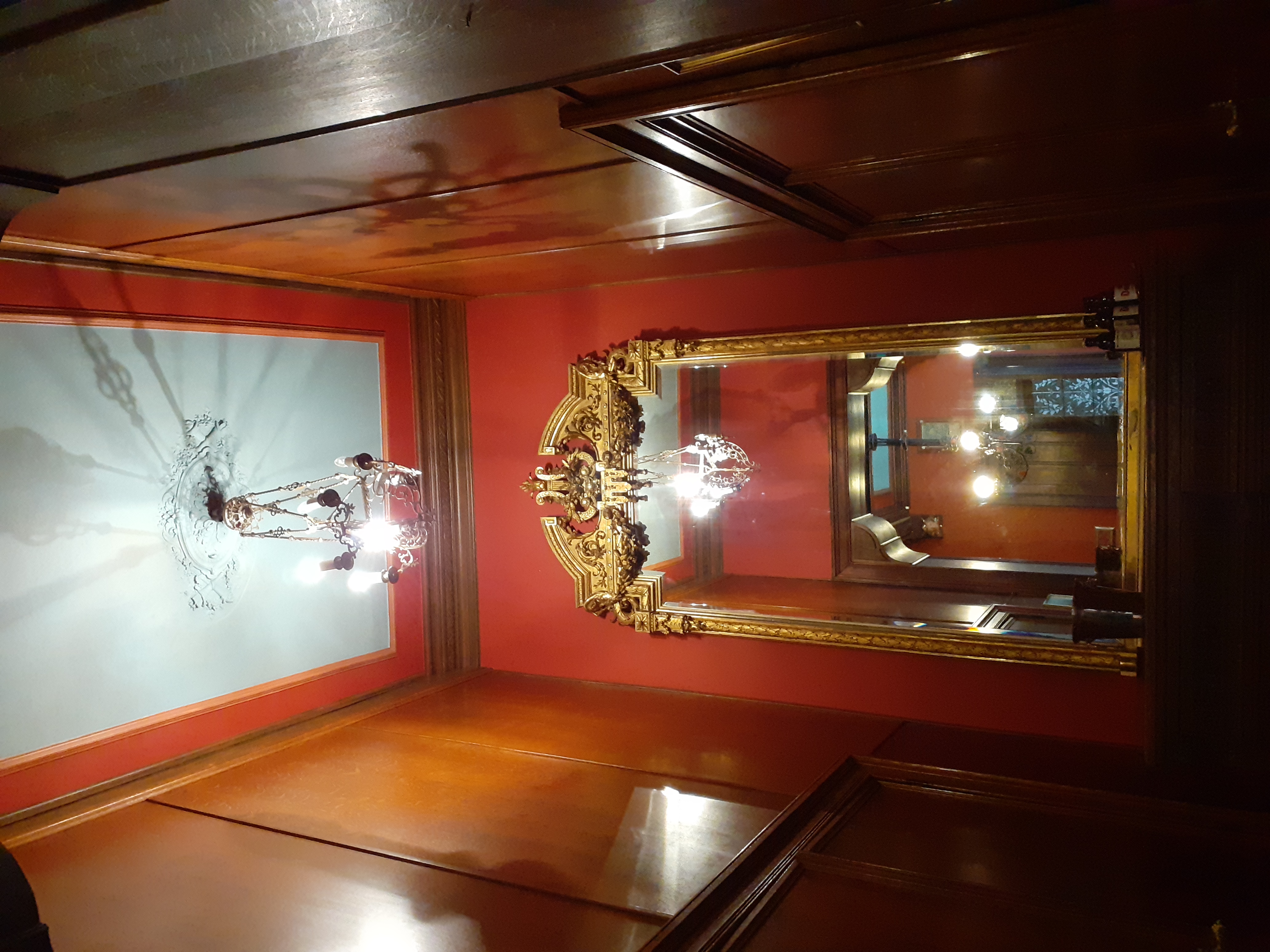 Après la restauration complète du plafond d'une maison de maître à Schaerbeek 