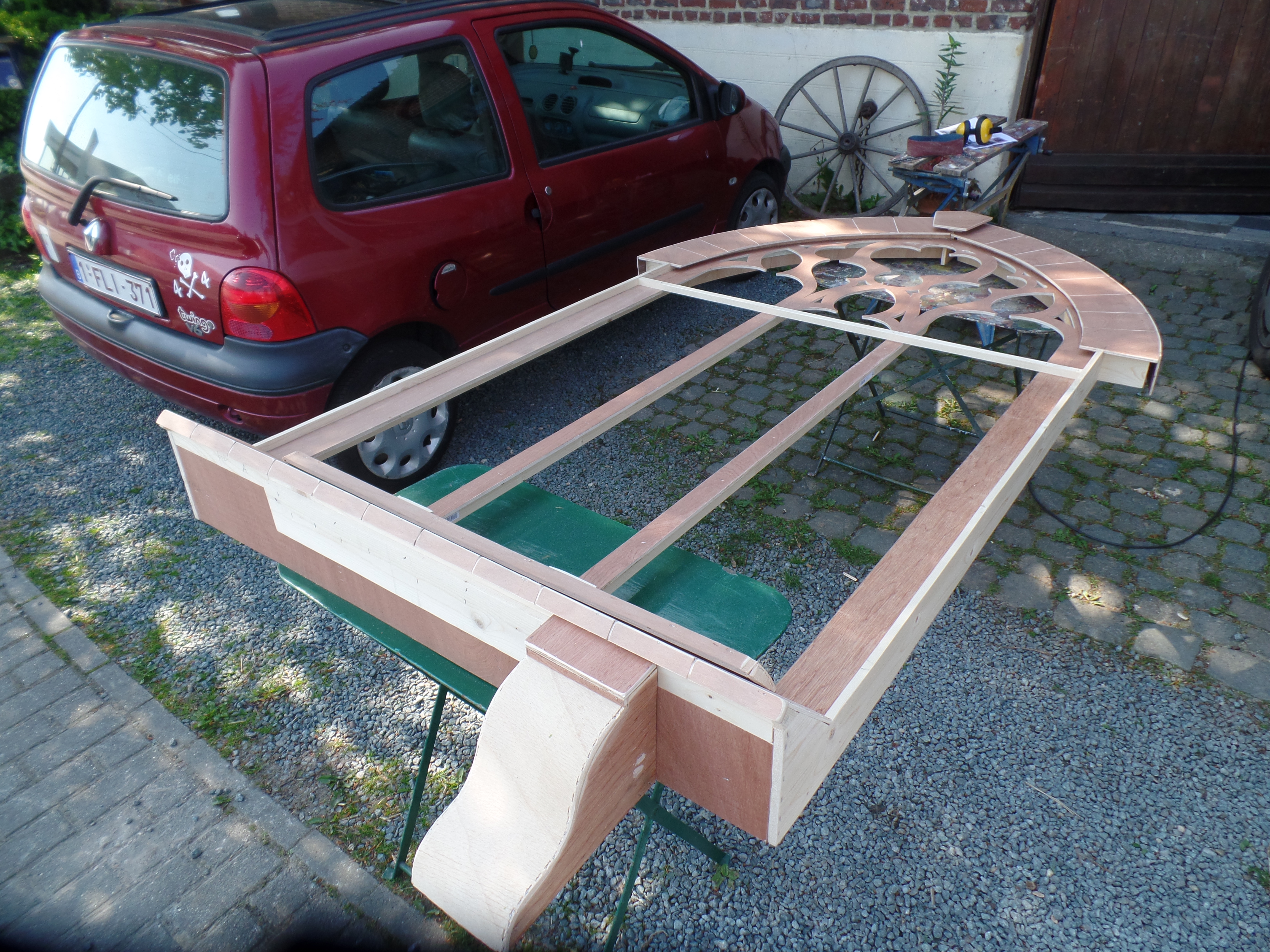 Décor rétroéclairé en trompe l'œil 3D, structure en bois et multiplex. Le Bistro à Bruxelles