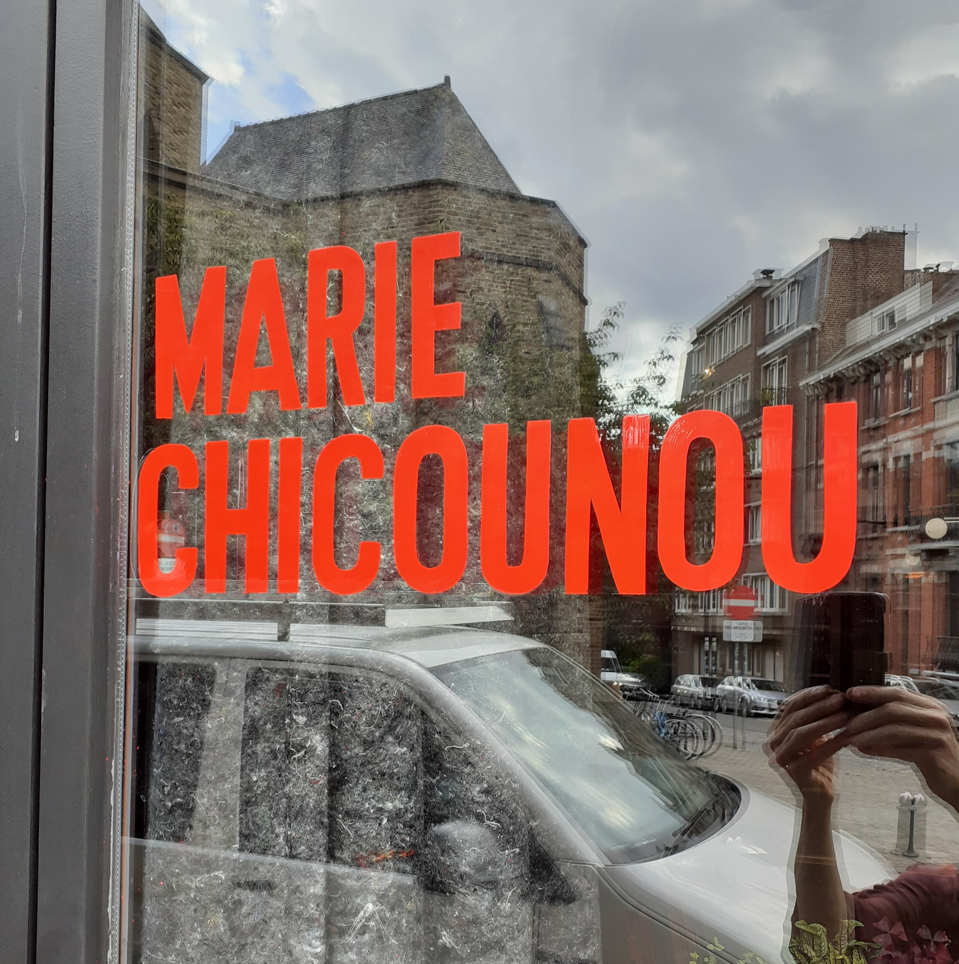Lettrage sur vitrine - Restaurant Marie Chicounou - Ixelles